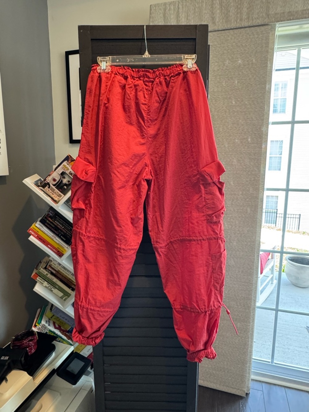 Halara Mid Rise Adjustable Drawcord Casual Cargo Joggers with Pockets in Rust.